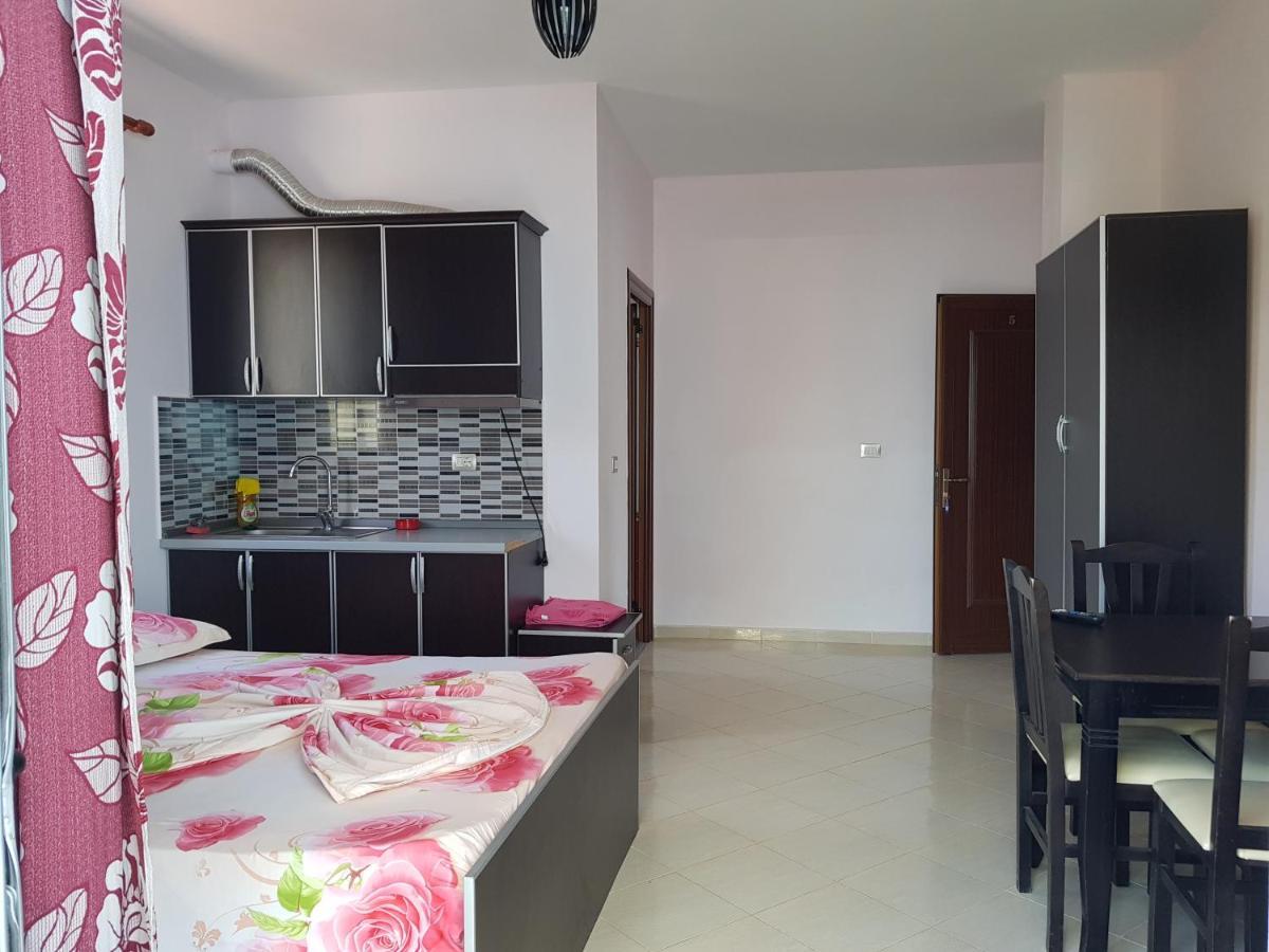Esmeralda Hotel & Restaurant Ksamil Bagian luar foto