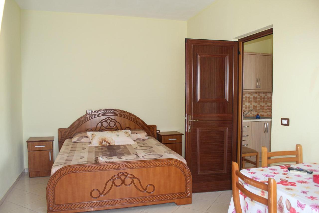 Esmeralda Hotel & Restaurant Ksamil Bagian luar foto