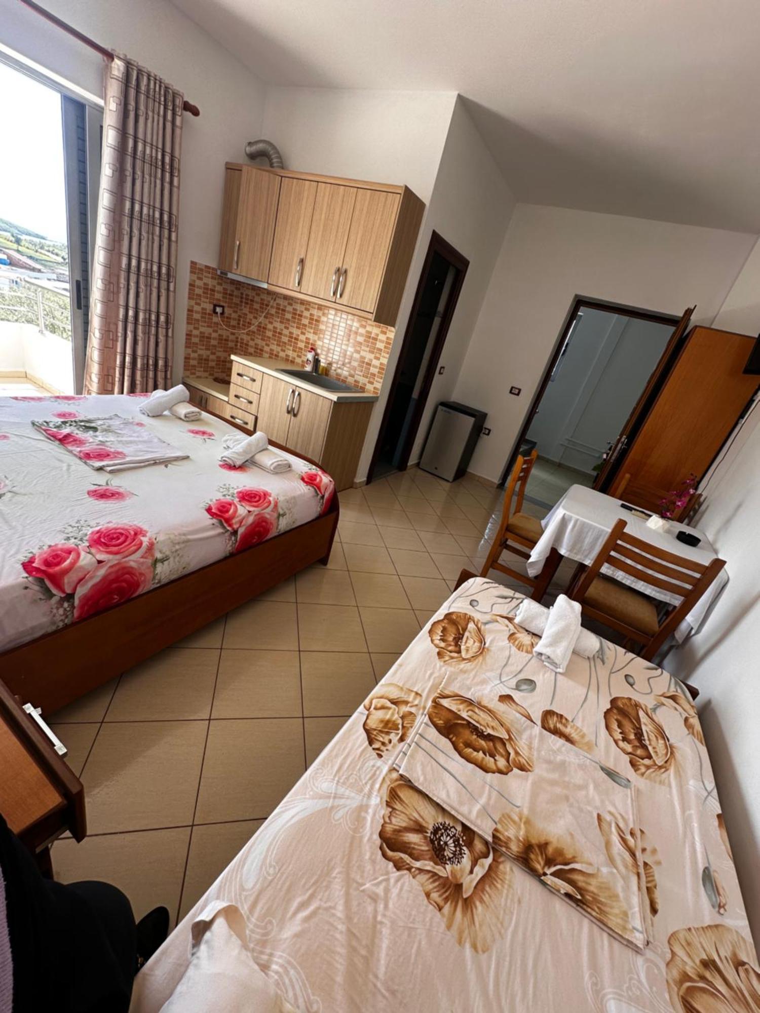 Esmeralda Hotel & Restaurant Ksamil Bagian luar foto