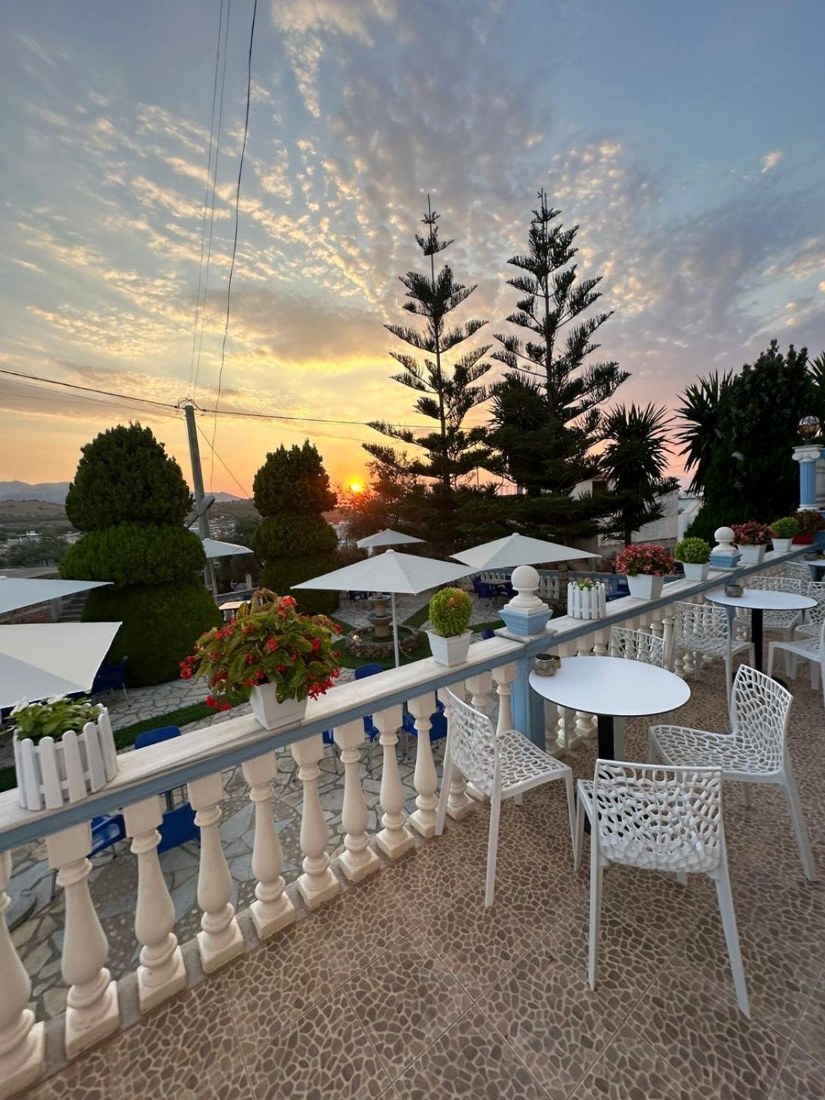 Esmeralda Hotel & Restaurant Ksamil Bagian luar foto
