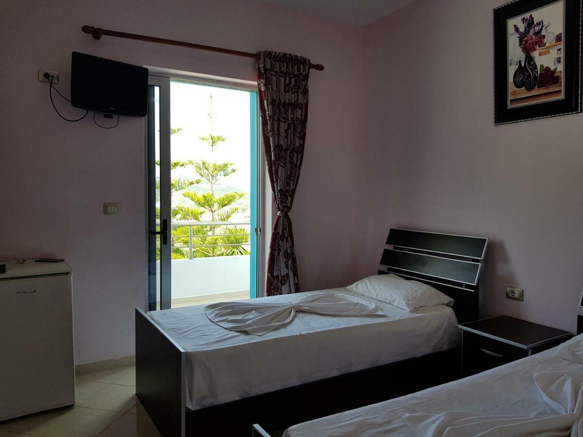 Esmeralda Hotel & Restaurant Ksamil Bagian luar foto
