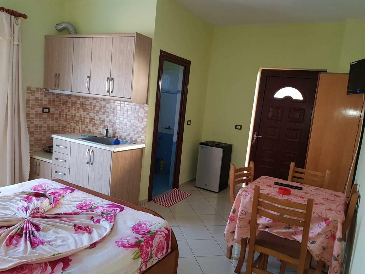 Esmeralda Hotel & Restaurant Ksamil Bagian luar foto